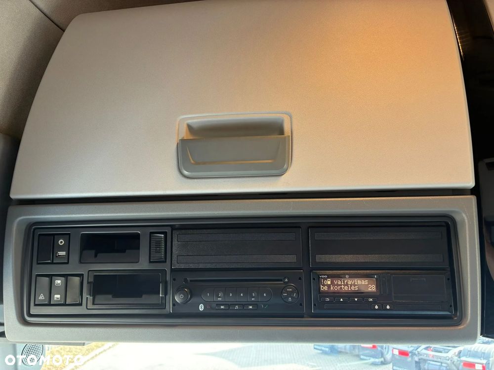 Renault T480 EVO High Sleeper Cab - 13