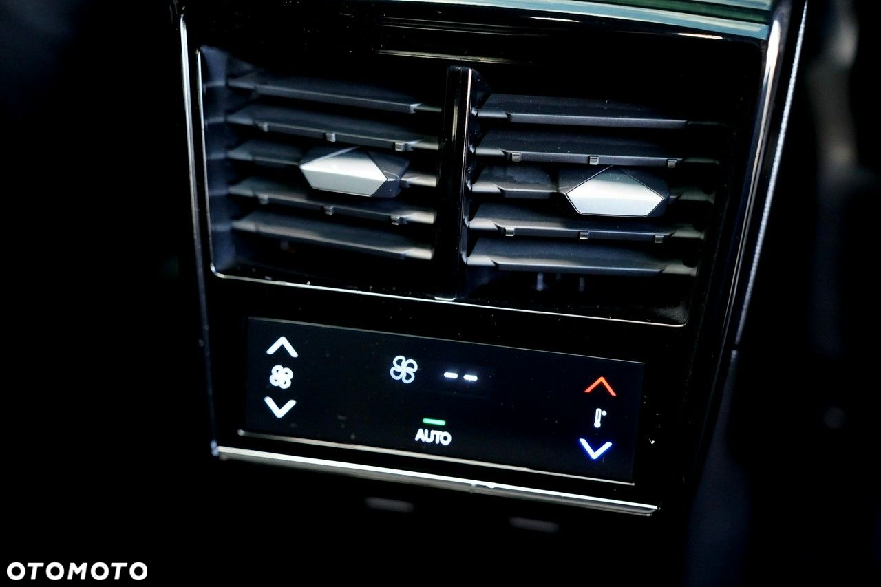 DS Automobiles DS 7 Crossback - 26