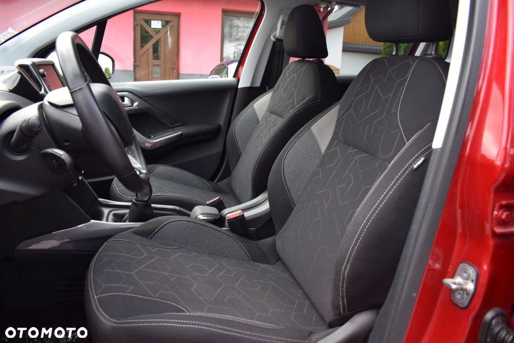Peugeot 2008 1.2 Pure Tech Style S&S - 7