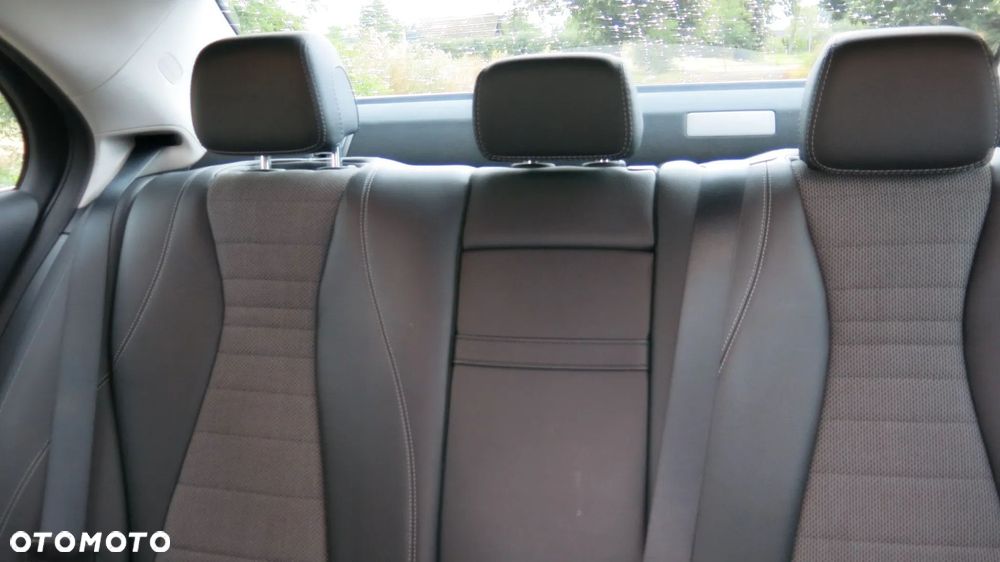 Mercedes-Benz Klasa E 220 d Avantgarde - 19