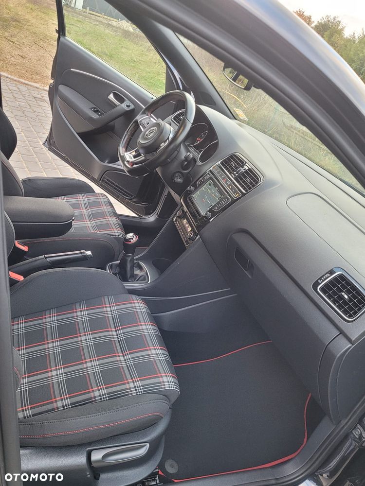 Volkswagen Polo 1.8 TSI BMT GTI - 27