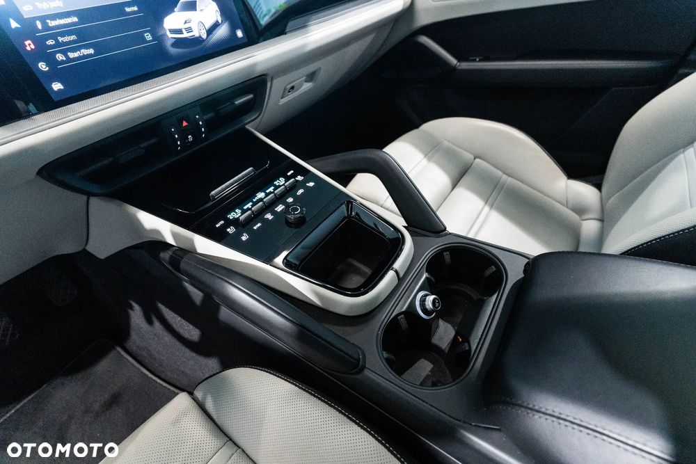 Porsche Cayenne Standard - 24