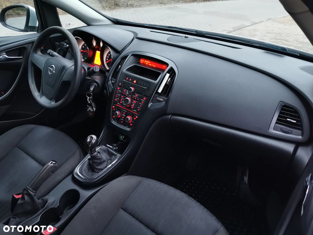 Opel Astra 1.6 Enjoy - 9