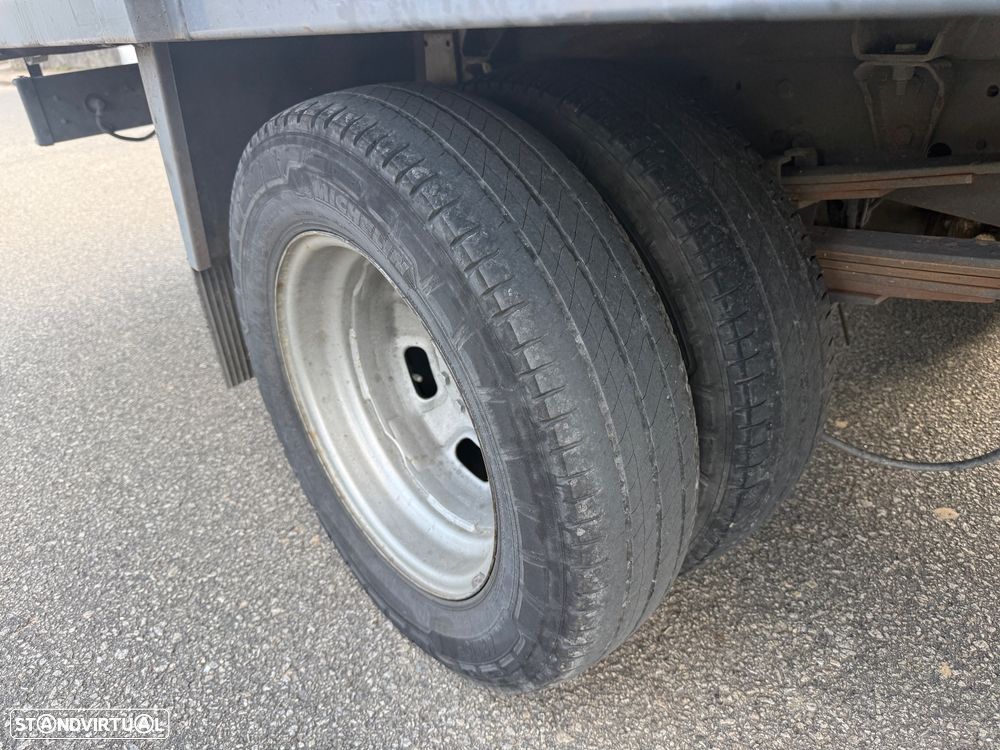 Iveco DAILY 3.0   35C15  7 LUGARES - 4