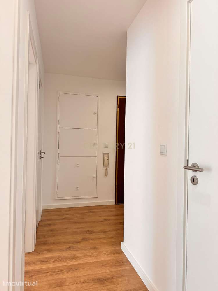 Moderno apartamento T3 com Varanda em Oeiras, Lisboa - Grande imagem: 2/29