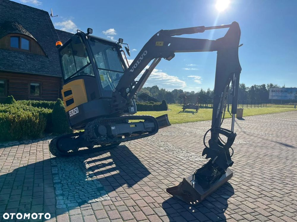 Volvo ECR25D - 9