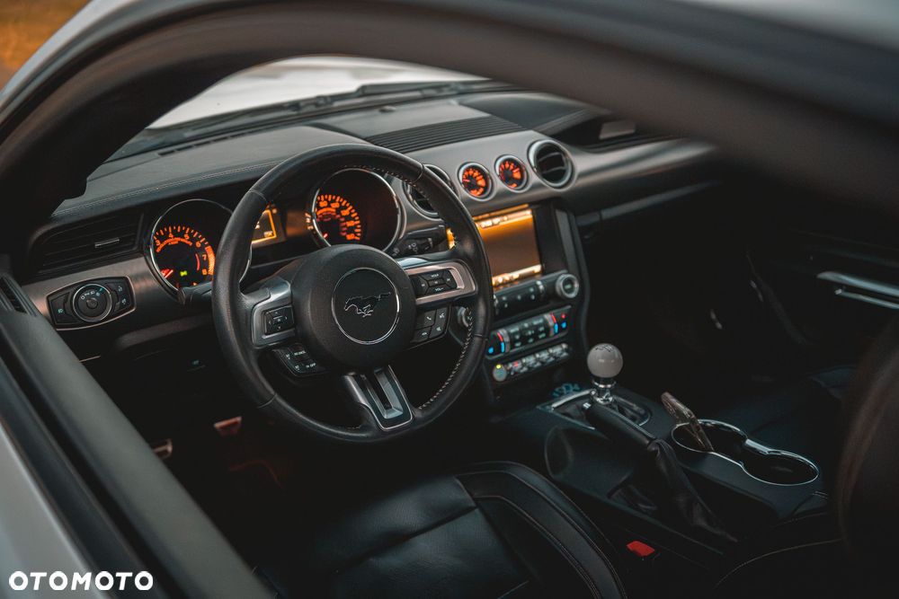 Ford Mustang - 7
