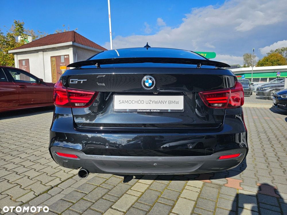 BMW Seria 3 318d M Sport - 14