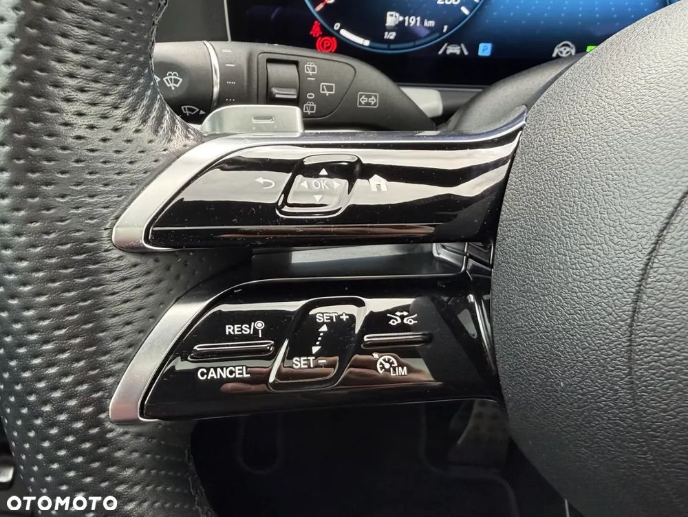 Mercedes-Benz Klasa E 300 de 4-Matic AMG - 22