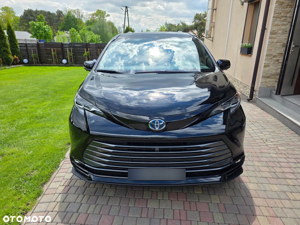 Toyota Sienna - 7