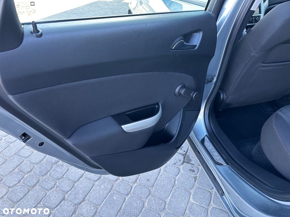 Opel Astra 1.6 Fun - 11