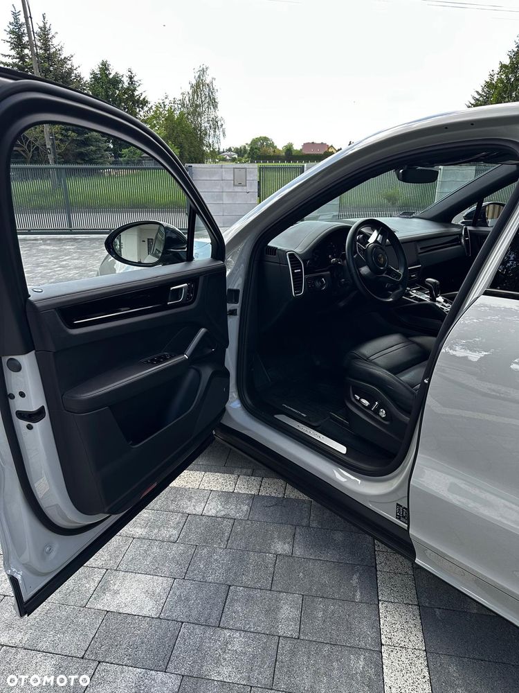 Porsche Cayenne Standard - 12