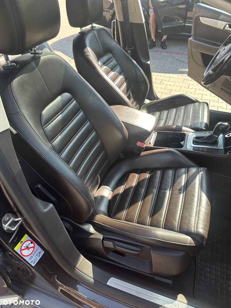 Volkswagen Passat 2.0 TDI 4Mot Highline DSG - 32