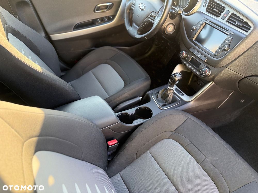 Kia Ceed - 16