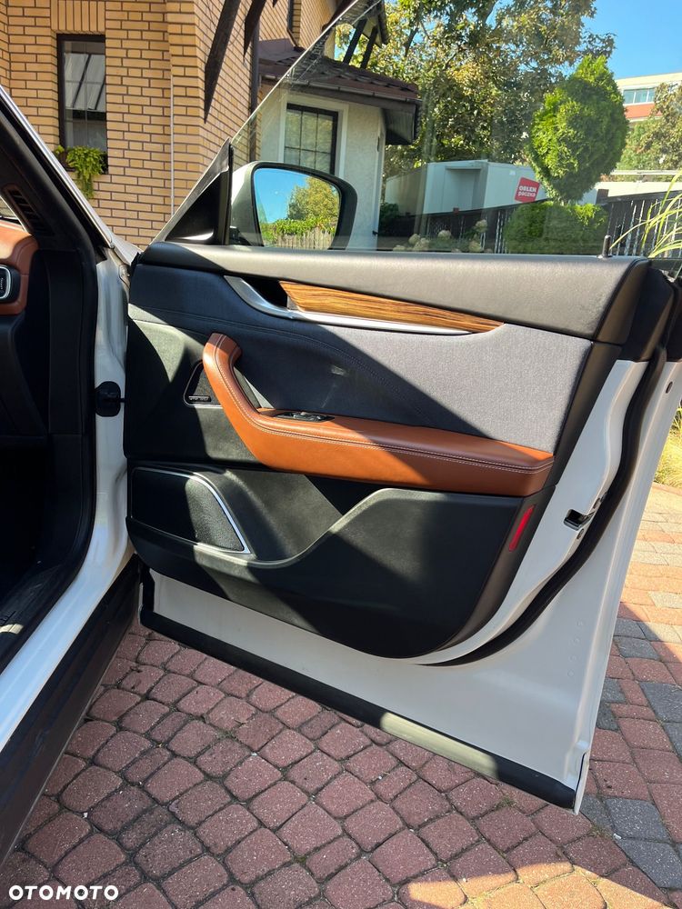 Maserati Levante Granlusso - 12