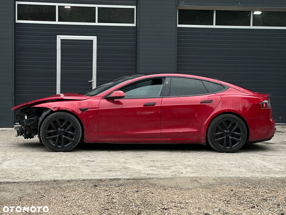 Tesla Model S - 4