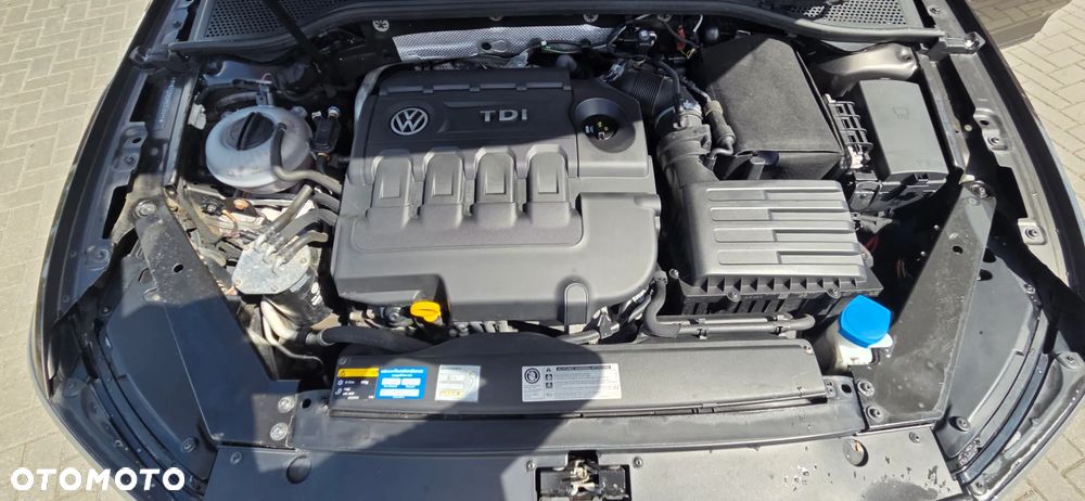 Volkswagen Passat Variant 2.0 TDI BMT Highline - 40