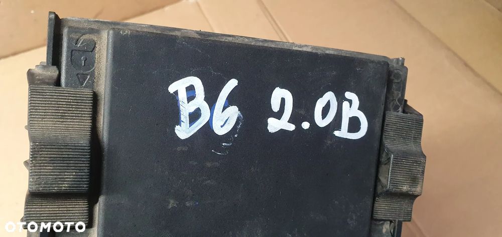 Skrzynka bezpieczników VW Passat B6 3C0937125 1K0937132F - 9