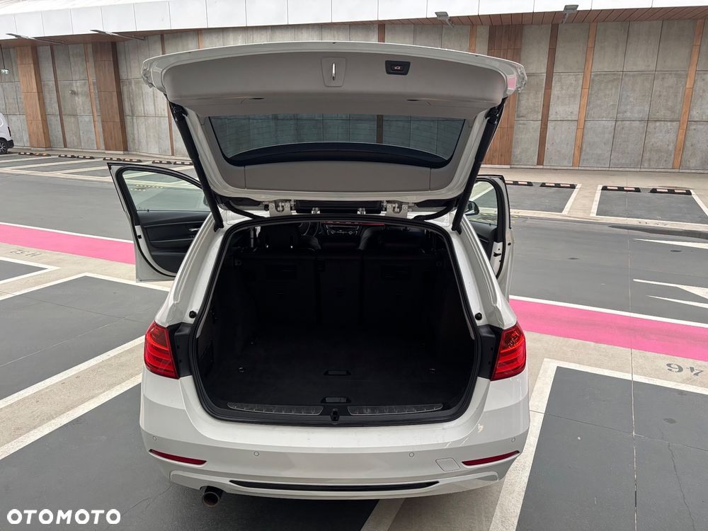 BMW Seria 3 318d Sport Line - 15