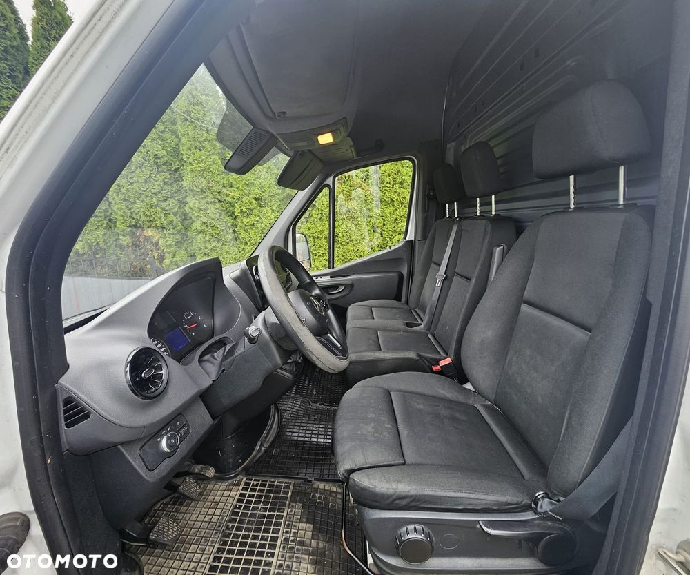 Mercedes-Benz Sprinter - 10