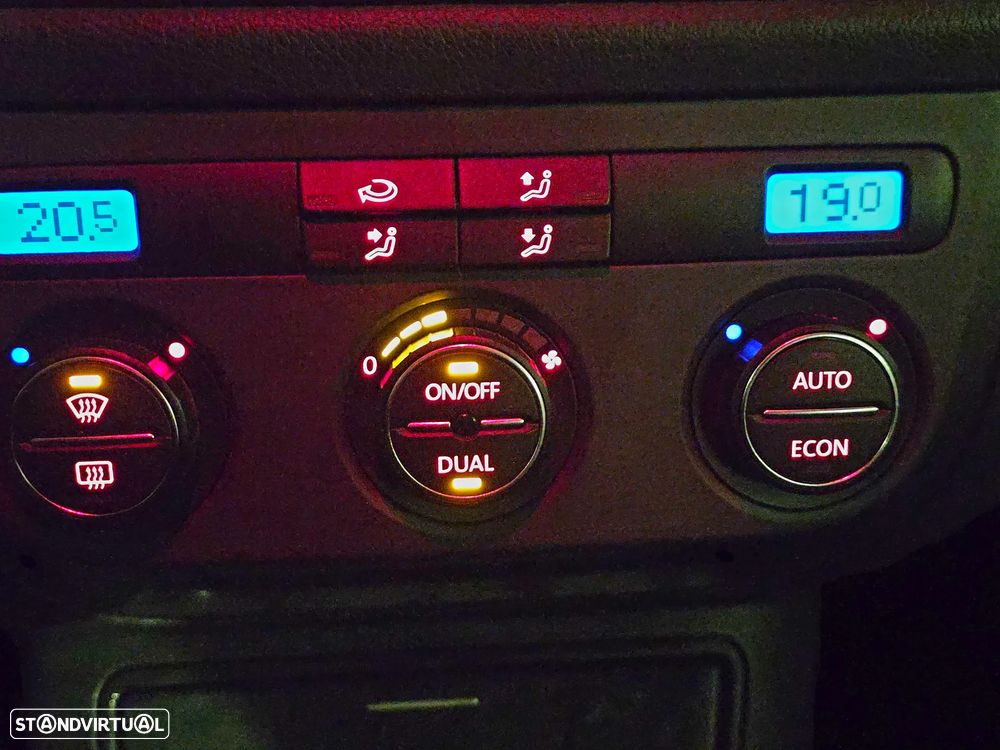 VW Golf Plus 2.0 TDi Confortline - 11