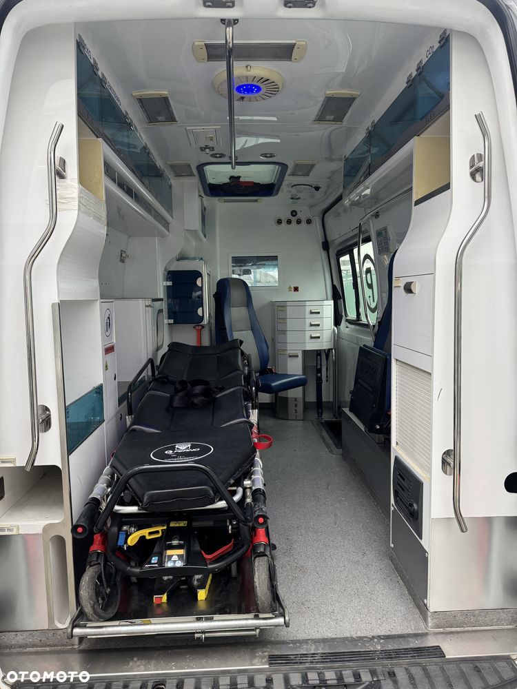 Mercedes-Benz Sprinter 319 Karetka Pogotowia Ambulans - 11