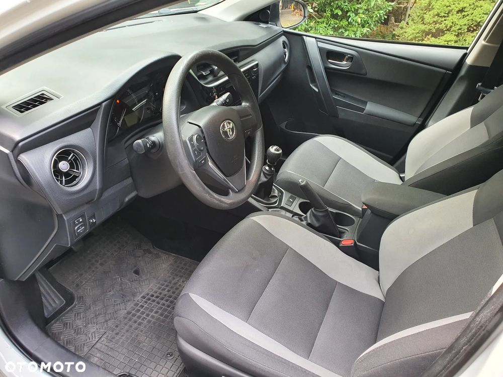 Toyota Auris 1.33 VVT-i Active - 14