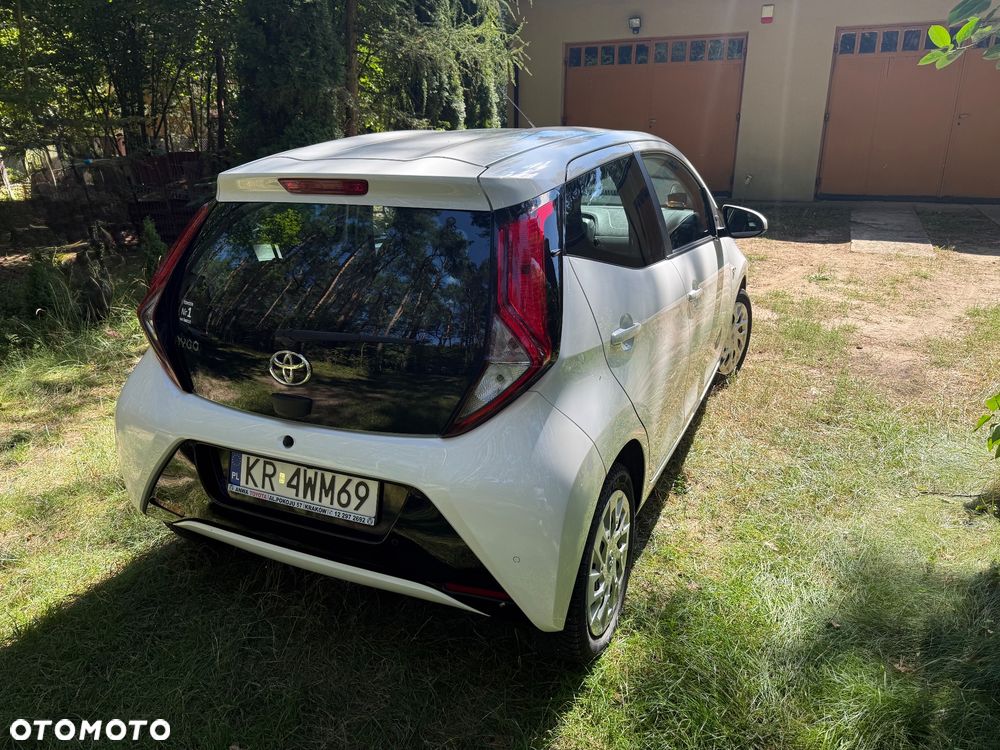 Toyota Aygo x.shift x-play connect - 4
