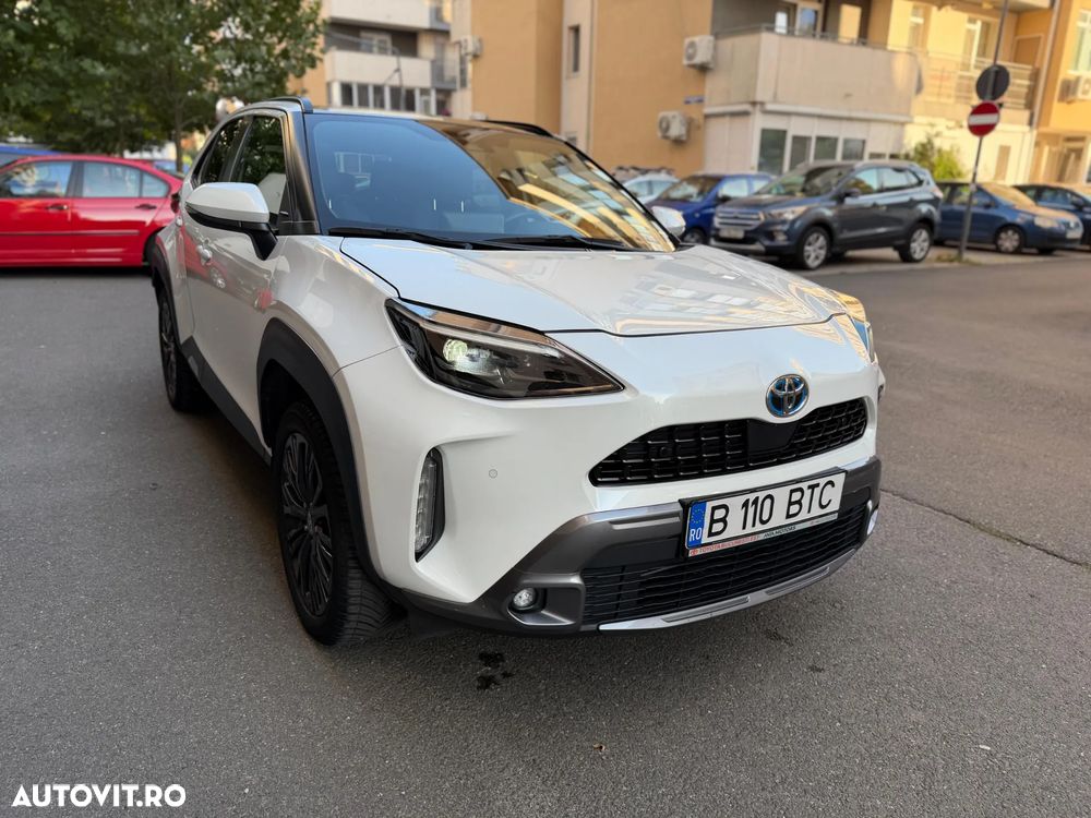 Toyota Yaris Cross 1.5 VVT-i HSD 4x4 Exclusive Adventure - 3