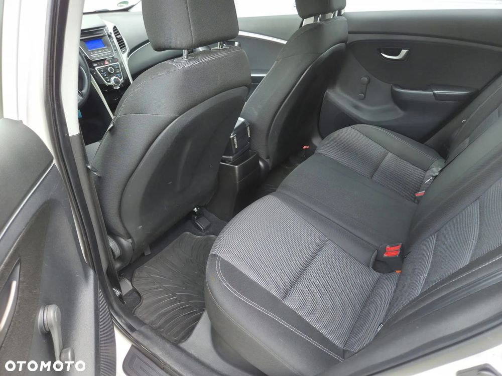 Hyundai i30 1.4 Trend - 12
