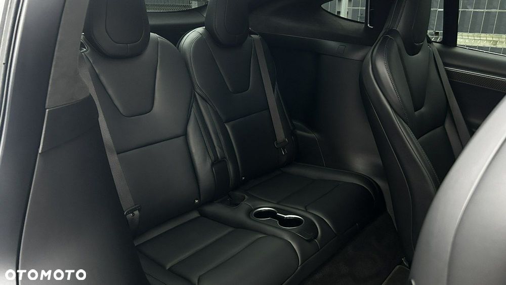Tesla Model X - 15