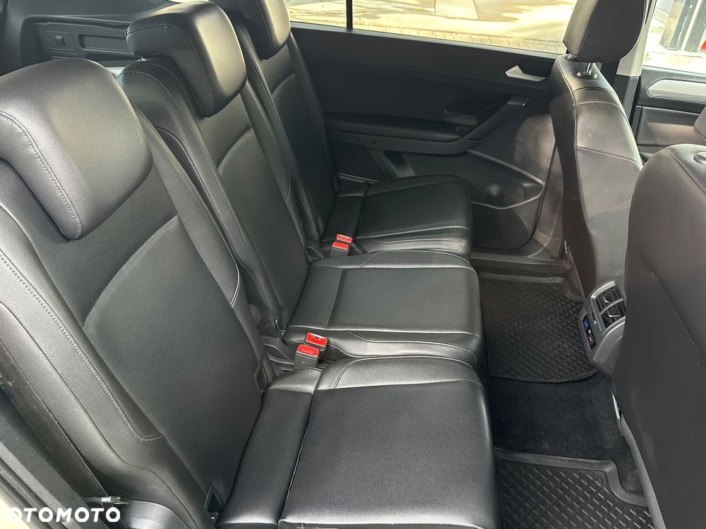 Volkswagen Touran - 20