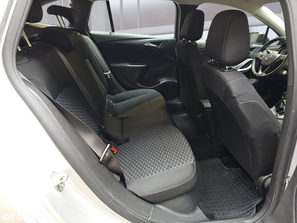 Opel Astra 1.2 T Edition S&S - 10