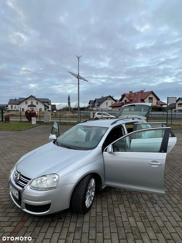 Volkswagen Golf 2.0 TDI DPF Comfortline - 17