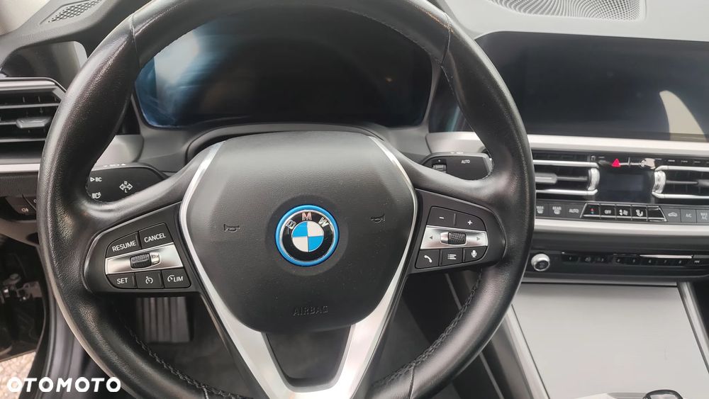 BMW Seria 3 330e Advantage - 23