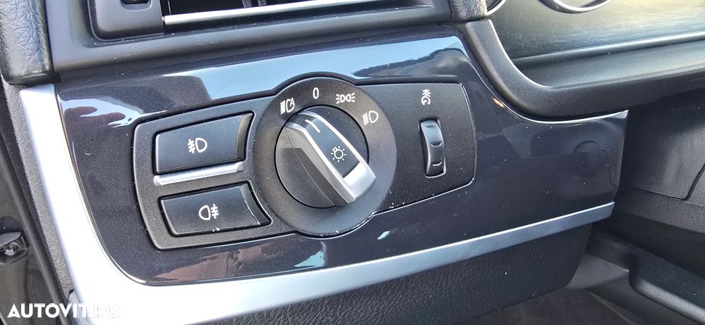 BMW Seria 5 520d Luxury Line - 15