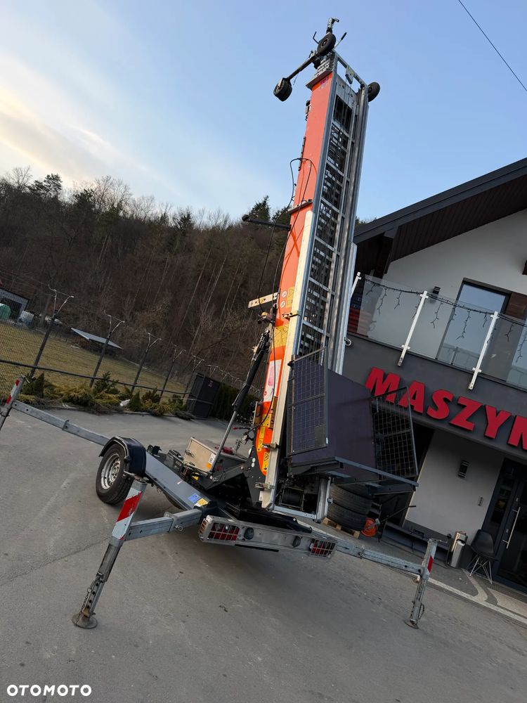 Paus Easy Big 25WH Drabina Dekarska w pełni Hydrauliczna 26 metrów. Obrotowa. 2018rok. Jak Nówka z salonu. praktycznie zerowy przebieg! Odpala na kluczyk. Silnik Honda. Serwisy w Dekra do Końca. Sprowadzona z Komuny Norweskiej. Wielka Okazja. Dokumenty do rejestracji. Dodatkowe sterowanie z góry. Nowy model - 26