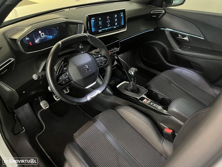 Peugeot 2008 1.2 PureTech GT Line - 14
