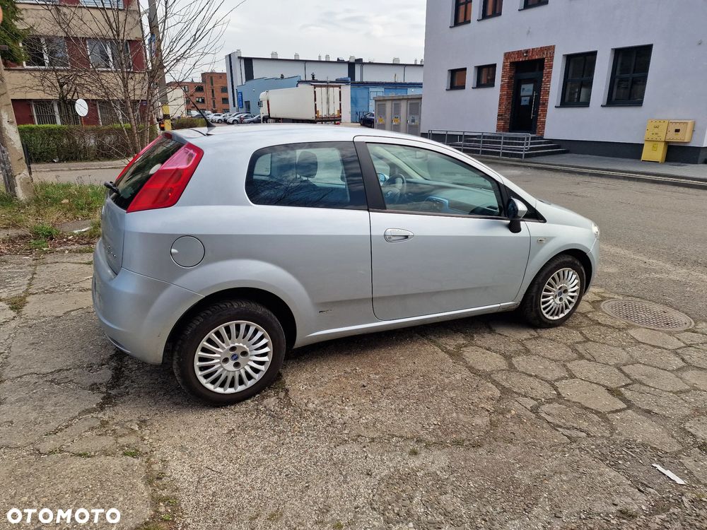 Fiat Grande Punto - 11