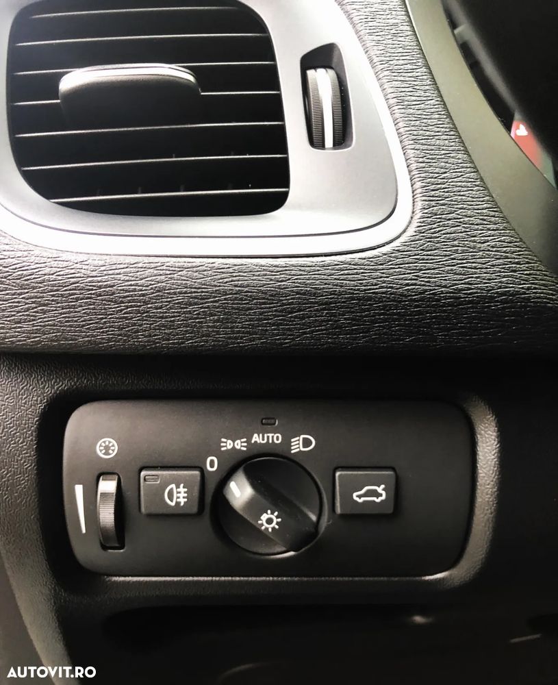Volvo V40 D3 Geartronic Momentum - 15