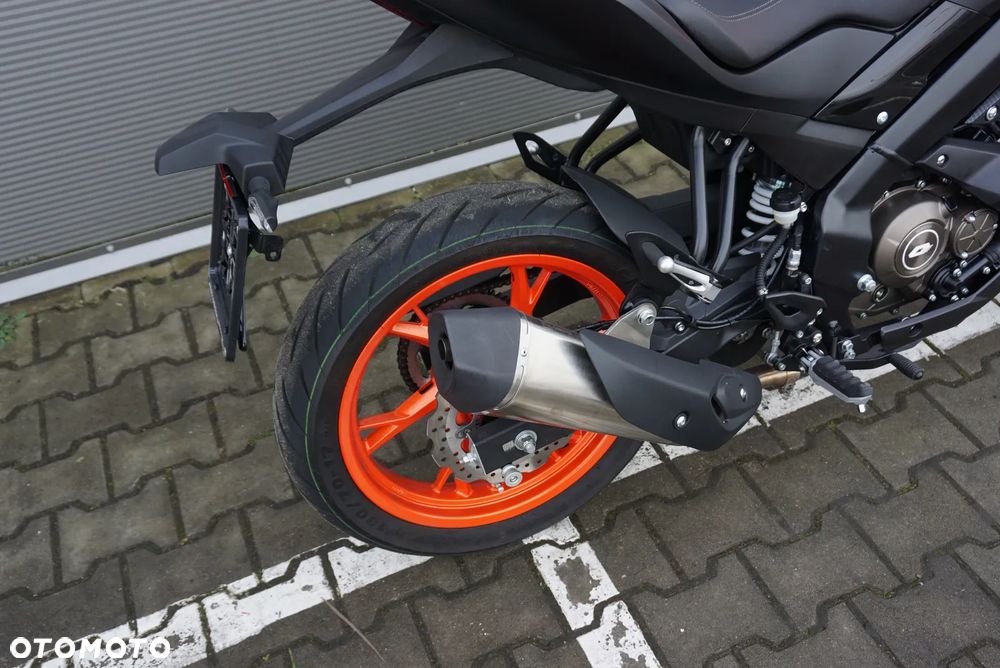 QJMOTOR SRK 125S - 4