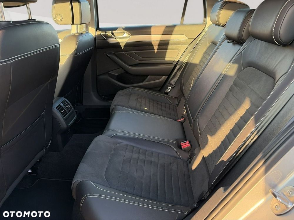 Volkswagen Passat - 25