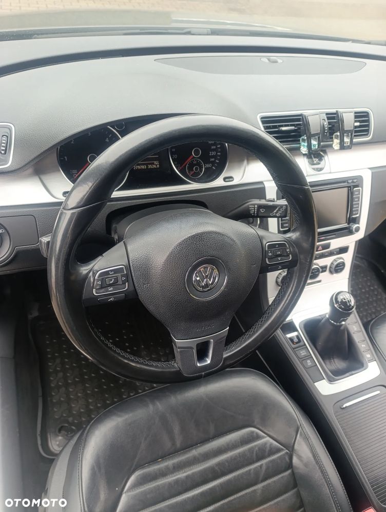 Volkswagen Passat 2.0 TDI Highline - 18