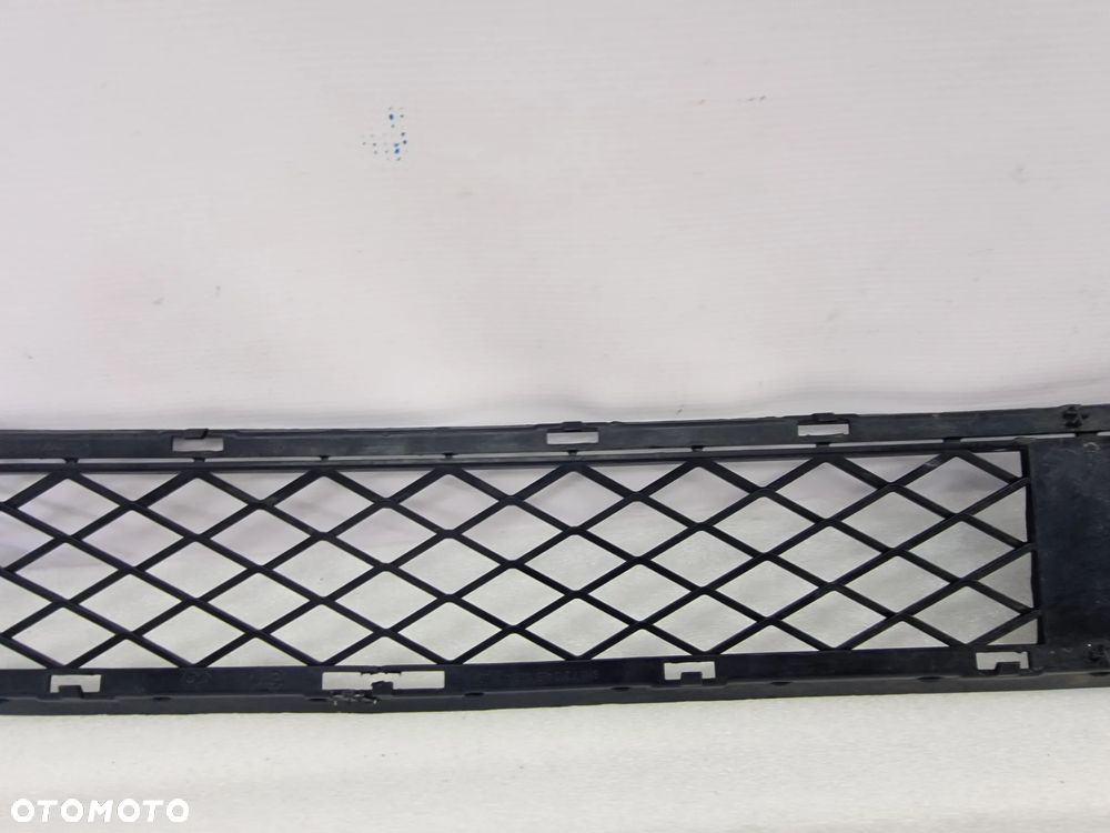 BMW X3 F25 10- KRATKA ŚRODKOWA ZDERZAKA PRZEDNIEGO PRZÓD , NR 51117210465 , NR AUKCJI KR136 - 9