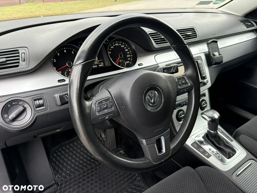 Volkswagen Passat - 22