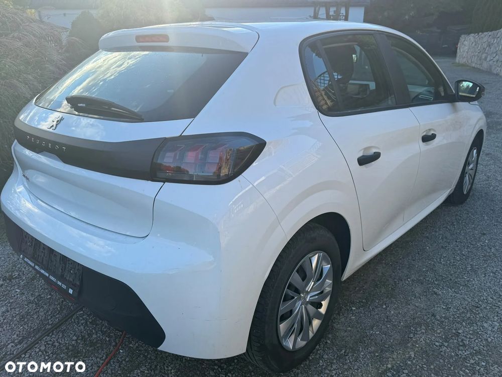 Peugeot 208 - 5