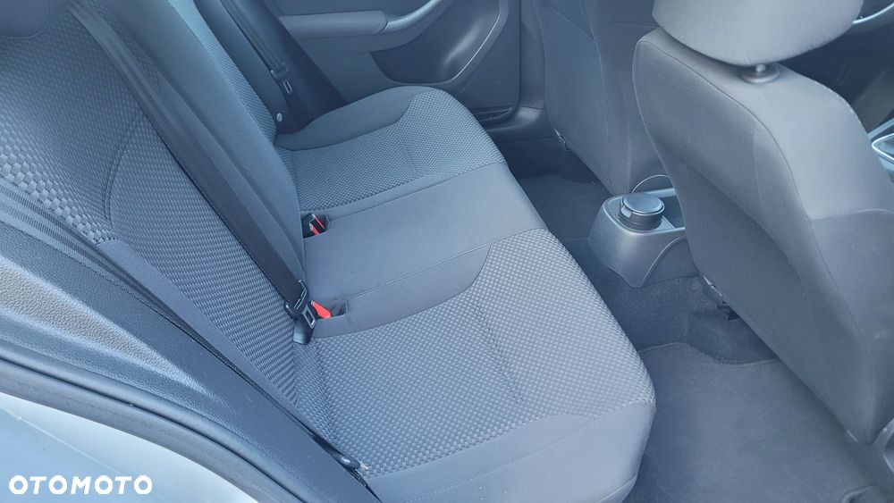 Volkswagen Jetta 1.2 TSI BlueMotion Technology Comfortline - 22