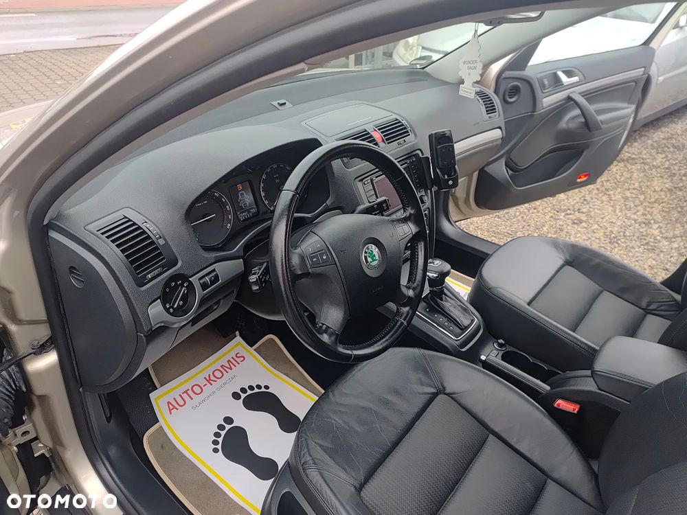 Skoda Octavia 2.0 TDI Ambiente DSG - 15