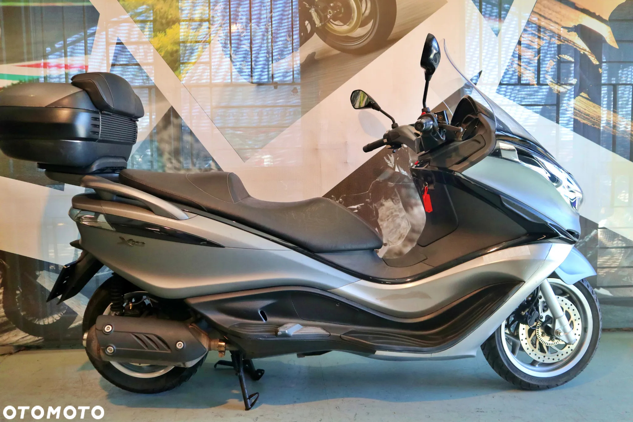 Piaggio X10 - 12