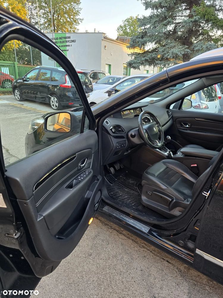Renault Grand Scenic - 11